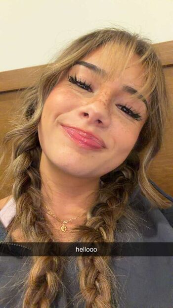 Mikayla Campinos