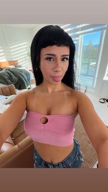 Mikayla Campinos