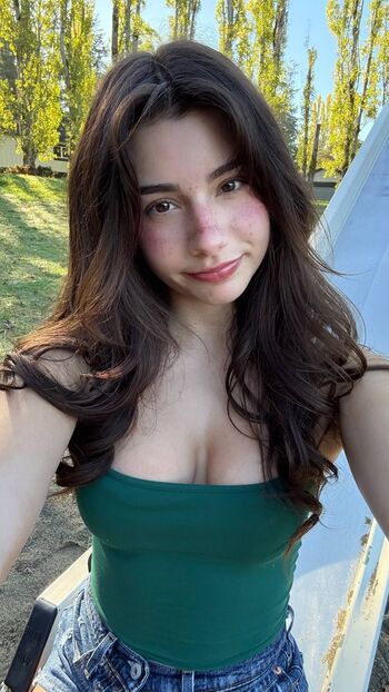 Mikayla Campinos