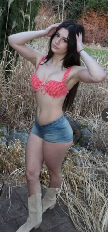 Mikayla Campinos