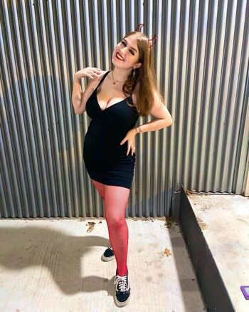 Leaked Mikayla s private photo viral onlyfans