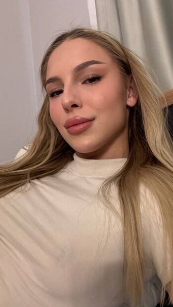 Leaked Milaxxoxo private photo viral onlyfans