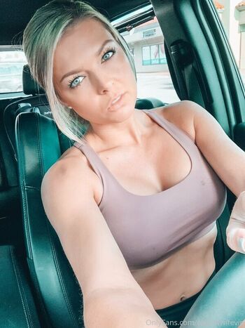 Leaked Milf wife hotwife private photo viral onlyfans