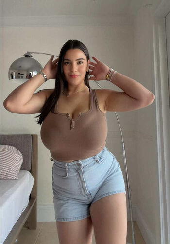 Leaked Livefitelle/ private photo viral onlyfans