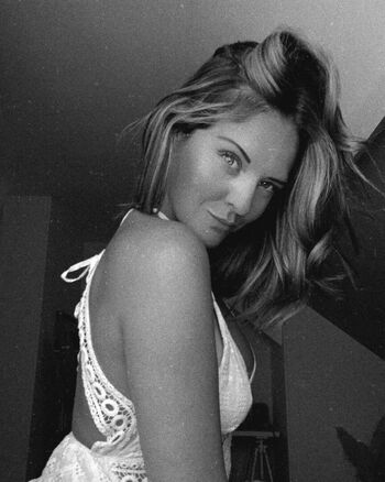Leaked Miss sexy girl private photo viral onlyfans