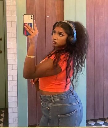 Miss Viv