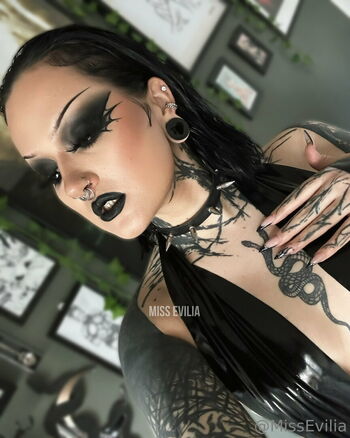 misseviliafree