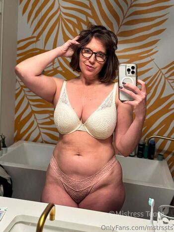 Leaked Mistress tease private photo viral onlyfans