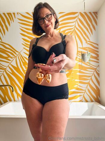Leaked Mistress tease private photo viral onlyfans