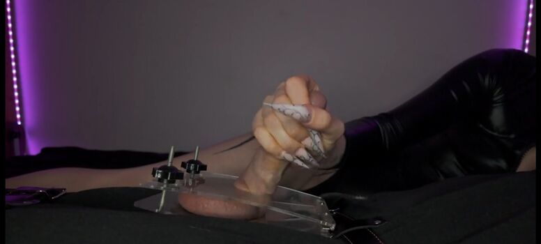 Leaked Mistresslongnails private photo viral onlyfans