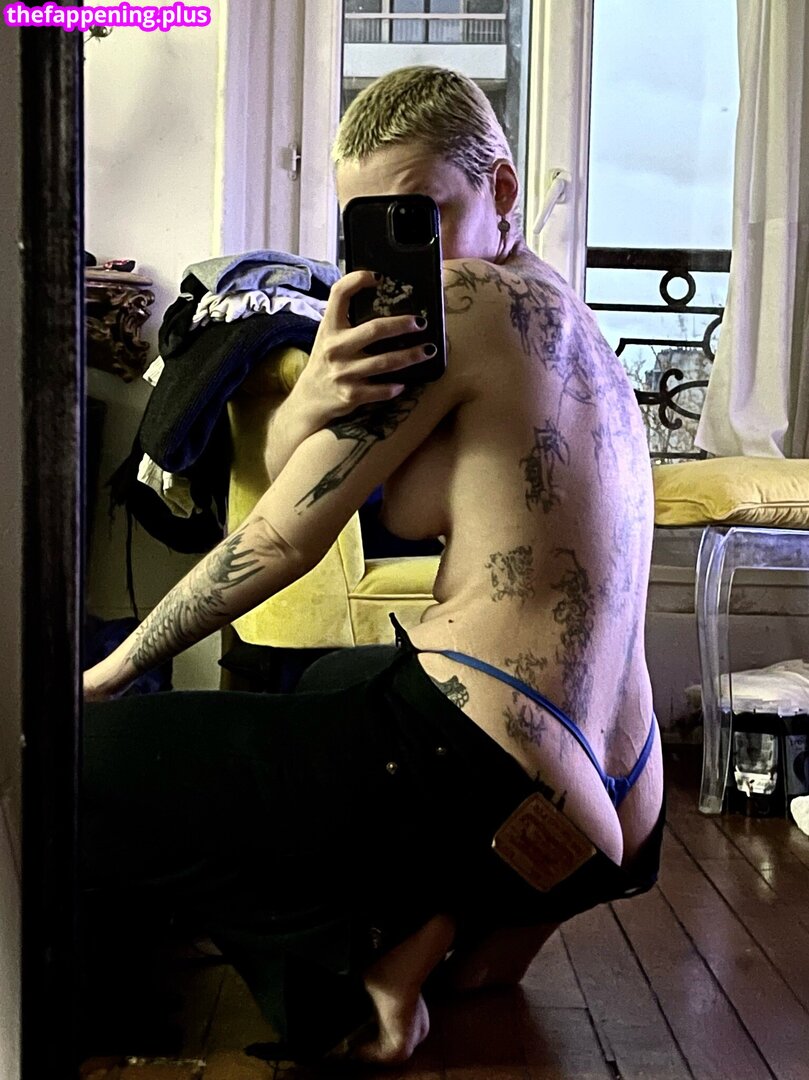Mmmrian / https: / semicouture / semicouture_official Φωτογραφία Γυμνών OnlyFans #17