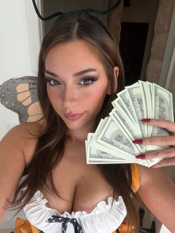 Leaked Sweetevlyn/ private photo viral onlyfans