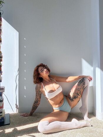 Molly Dixx