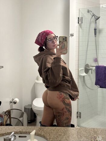 Molly Dixx