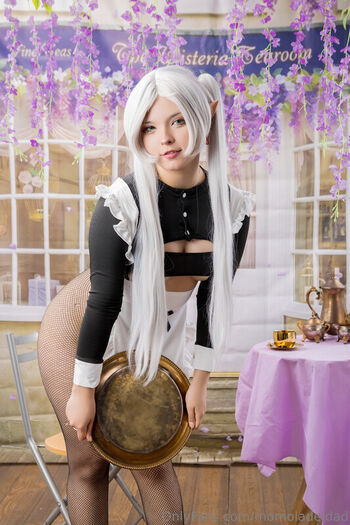 Momoiro Cosplay