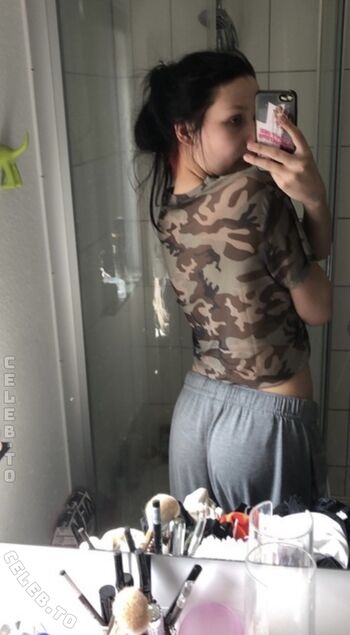 Leaked Mrs emmax private photo viral onlyfans