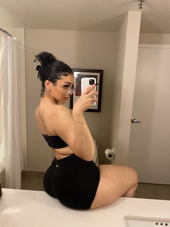 Leaked Muscle fat girls private photo viral onlyfans