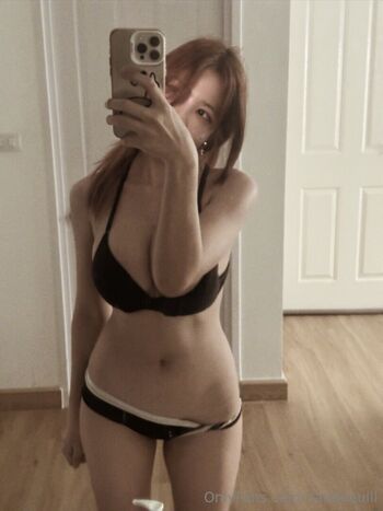 Leaked Nahaneulll private photo viral onlyfans
