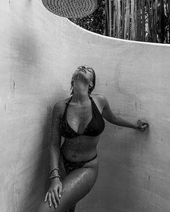 Leaked Naila van kommer page private photo viral onlyfans