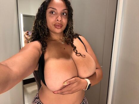 naiyah_rosen33