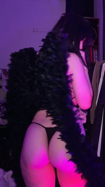 Leaked Nameluaa private photo viral onlyfans
