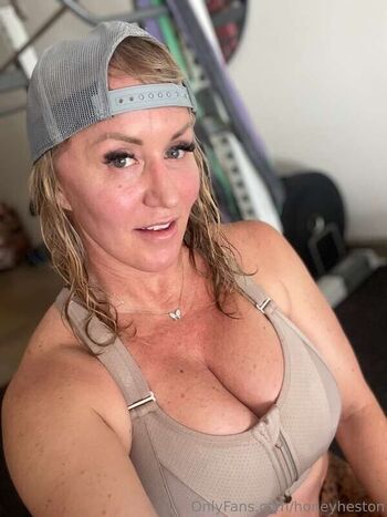 Leaked Naomi knight private photo viral onlyfans