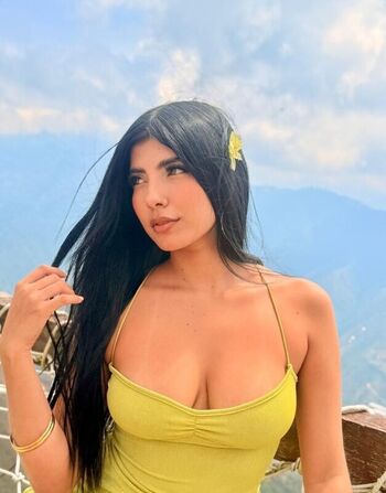 Leaked Naomyashe private photo viral onlyfans