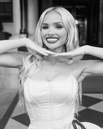 Natalie Alyn Lind