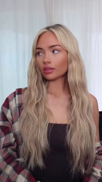 Natalie Alyn Lind