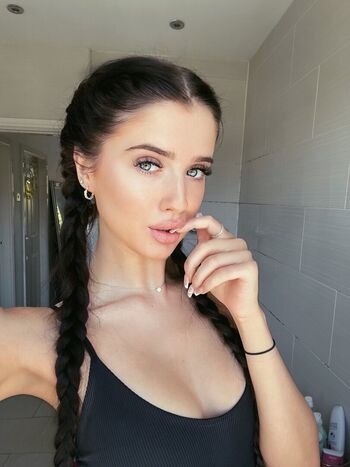 Leaked Nataliebarness private photo viral onlyfans