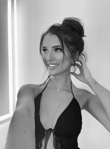 Leaked Nataliebarness private photo viral onlyfans