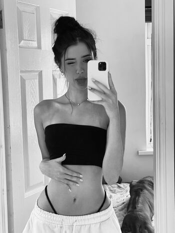 Leaked Nataliebarness private photo viral onlyfans