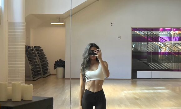 Nathalie Lok