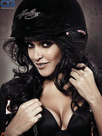 Neha Dhupia