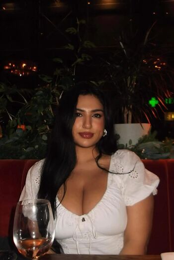 Leaked Mia khalifa / private photo viral onlyfans