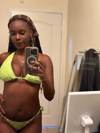 Leaked Nia sondaya private photo viral onlyfans