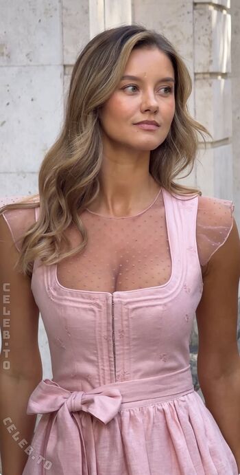 Leaked Nicola cavanis private photo viral onlyfans