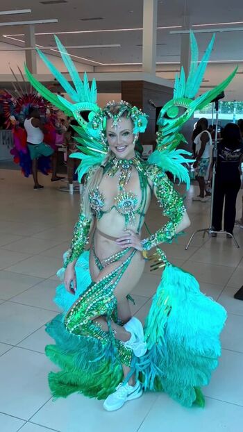 Nicole Arbour