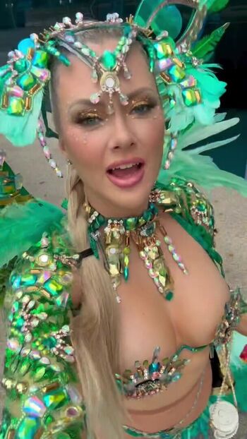 Nicole Arbour