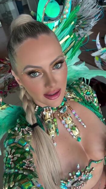 Nicole Arbour