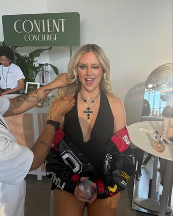 Nicole Arbour
