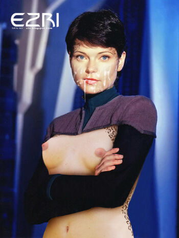 Nicole De Boer