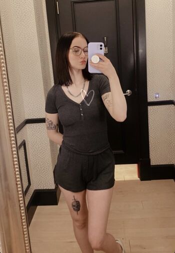 Leaked Nicolene kissinger page private photo viral onlyfans