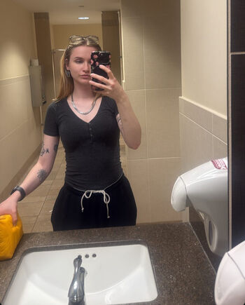 Leaked Nicolene kissinger private photo viral onlyfans