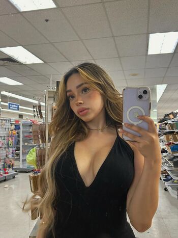 Leaked Nicolledezaa private photo viral onlyfans