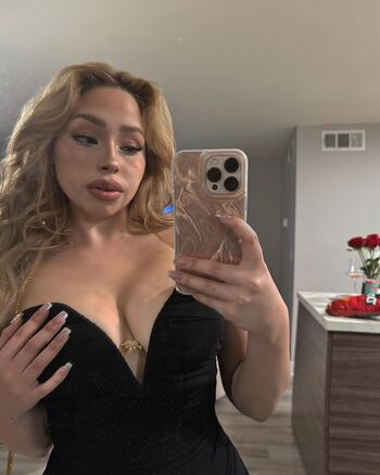 Leaked Nicolledezaa private photo viral onlyfans