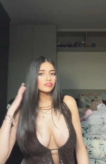 Nika Sandhu
