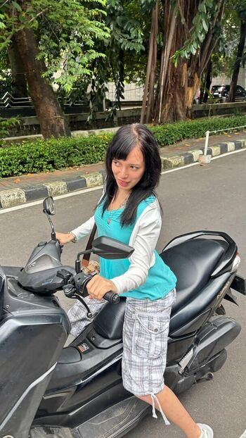 Niken Bule Summermandana