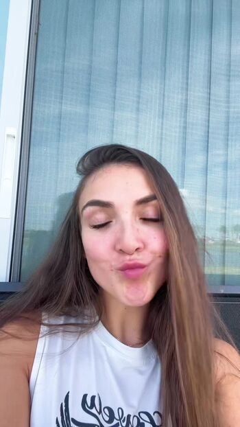 NikkiiRyderr