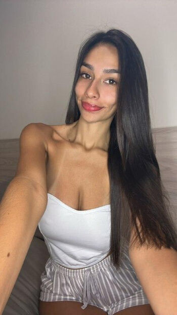 Nina Fox